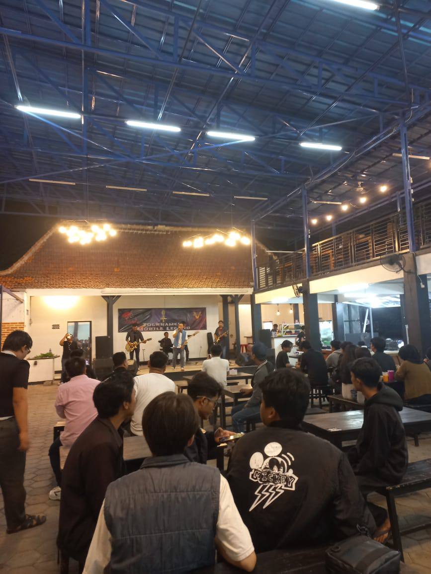 Live Music Indoor – Sop Bang Theo